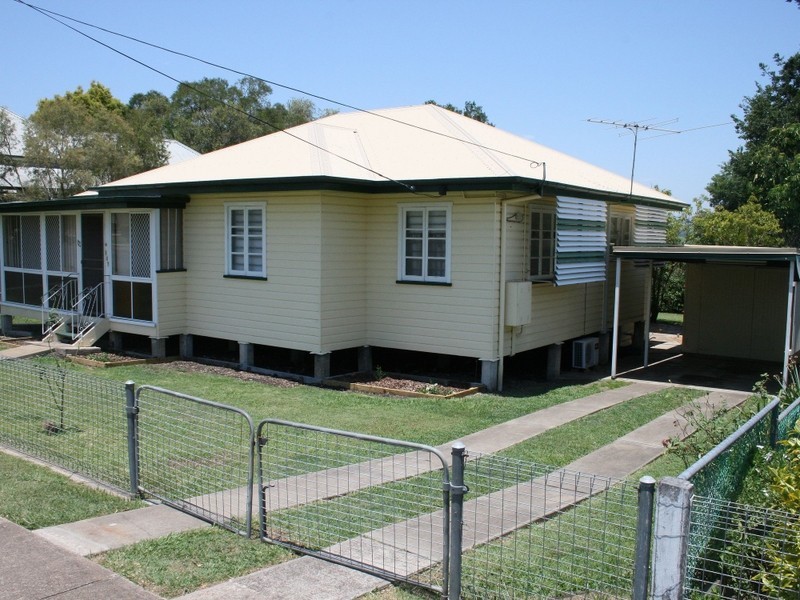 127 Blackstone Road, Silkstone QLD 4304