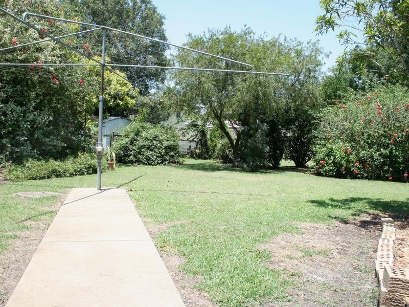127 Blackstone Road, Silkstone QLD 4304