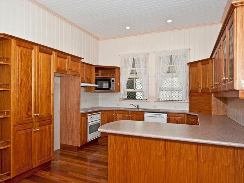 14 Morris Street, Silkstone QLD 4304