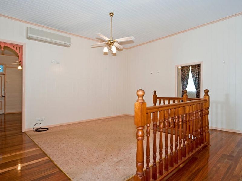 14 Morris Street, Silkstone QLD 4304