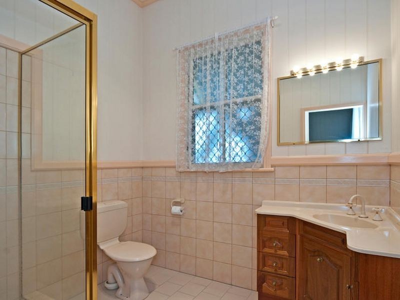 14 Morris Street, Silkstone QLD 4304