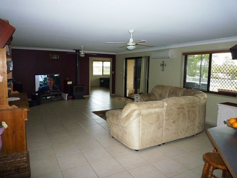 4 Moore Close, Blenheim QLD 4341