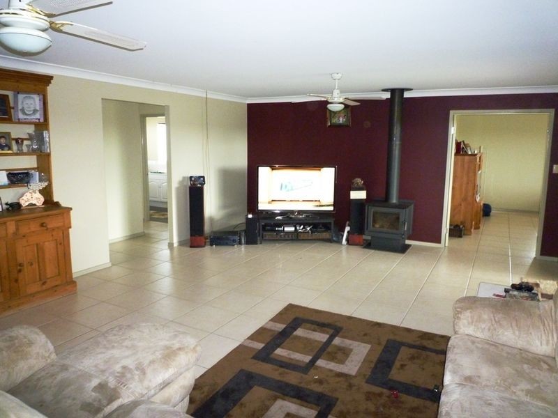 4 Moore Close, Blenheim QLD 4341