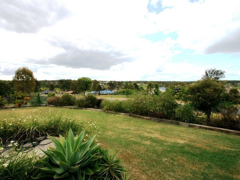 4 Moore Close, Blenheim QLD 4341