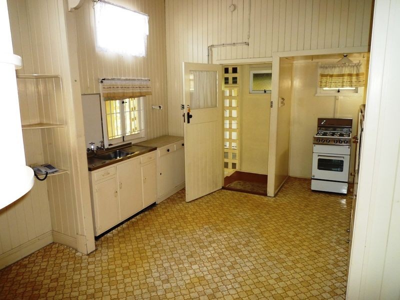 1 Georges Lane, Newtown QLD 4305