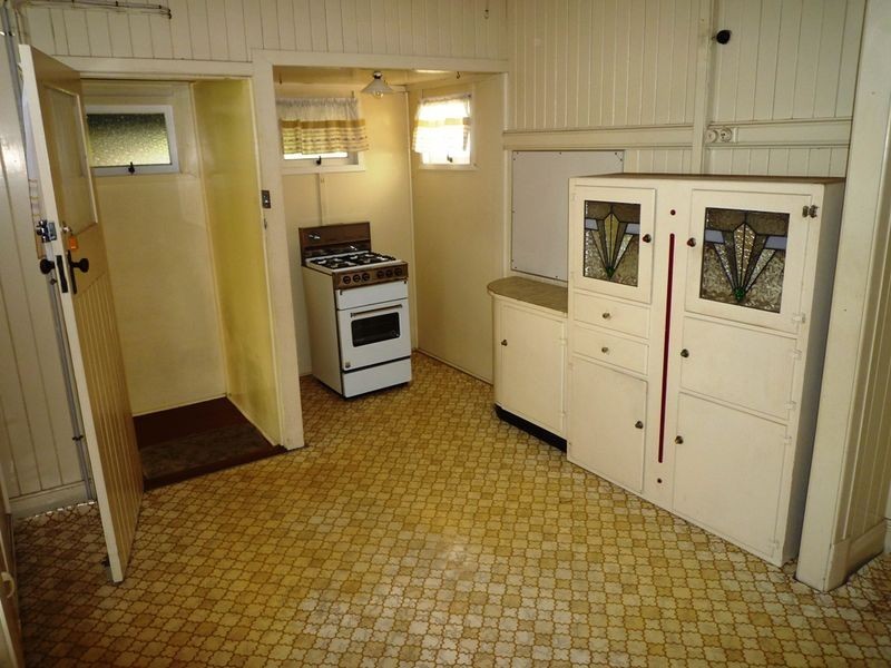 1 Georges Lane, Newtown QLD 4305