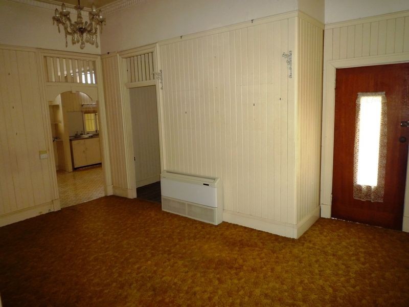 1 Georges Lane, Newtown QLD 4305