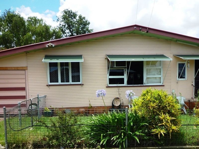 110 Robertson Road, Eastern Heights QLD 4305