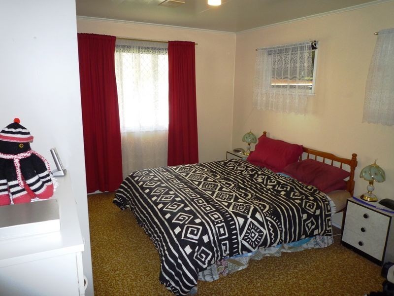 110 Robertson Road, Eastern Heights QLD 4305
