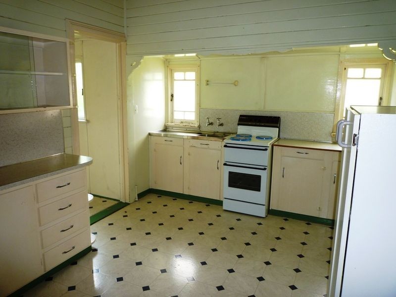 54 Mary Street, Blackstone QLD 4304