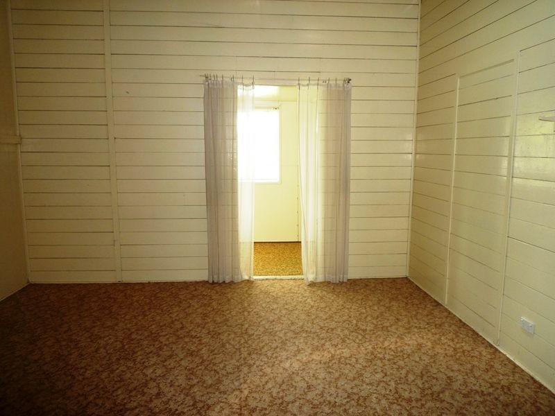 54 Mary Street, Blackstone QLD 4304