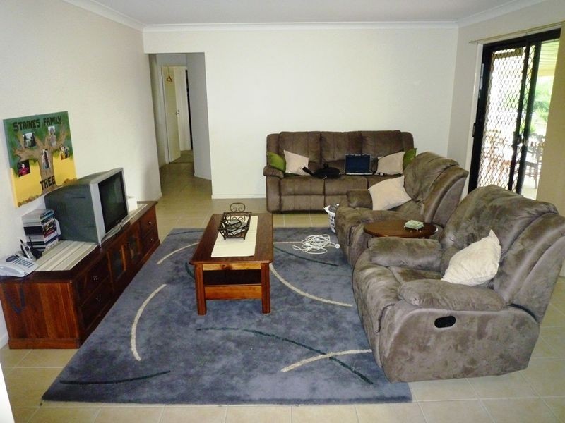 4 Overton Place, Fernvale QLD 4306