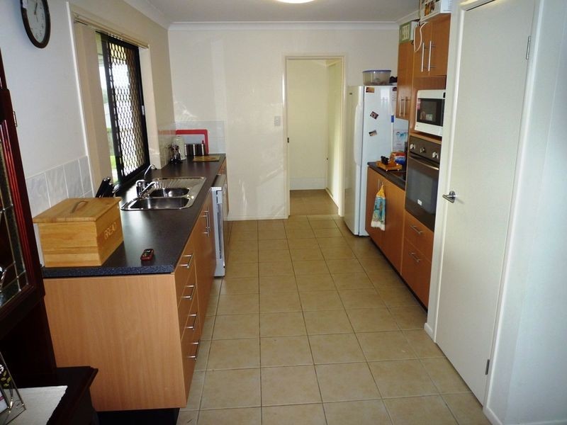 4 Overton Place, Fernvale QLD 4306