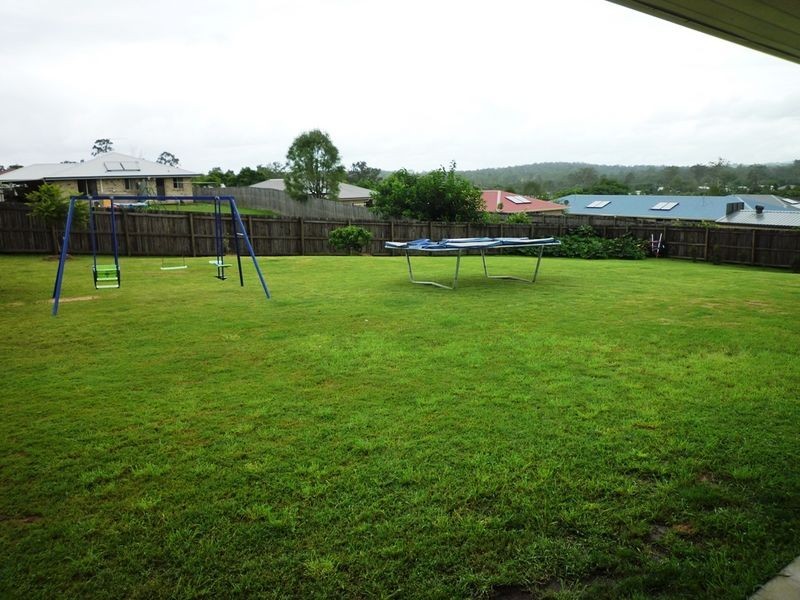 4 Overton Place, Fernvale QLD 4306