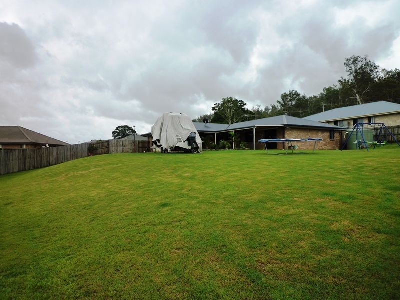 4 Overton Place, Fernvale QLD 4306
