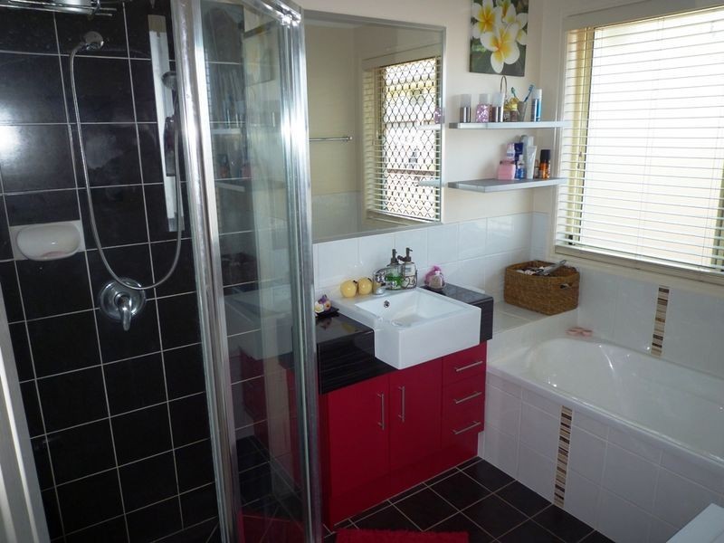 27 Benjamin Court, Yamanto QLD 4305