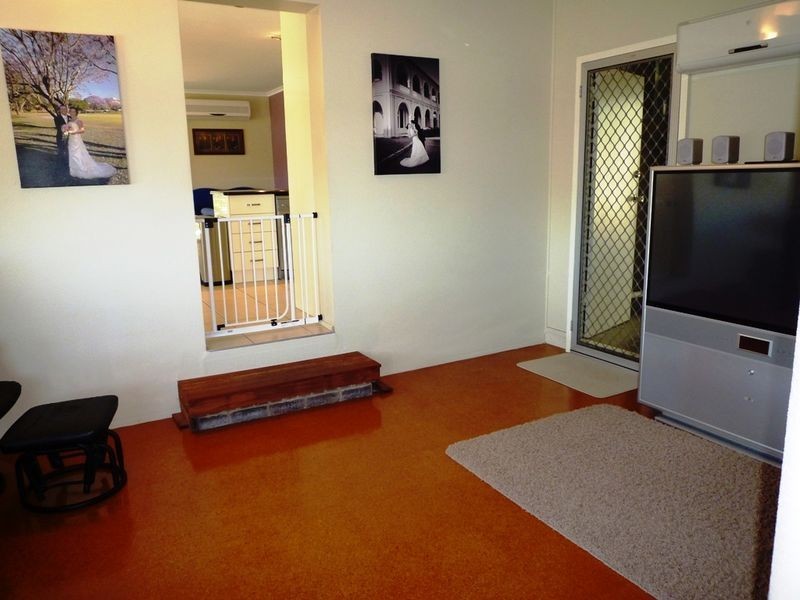 4 Bowen Street, Churchill QLD 4305