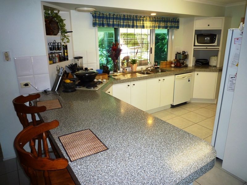 7 Helmsley Court, Yamanto QLD 4305