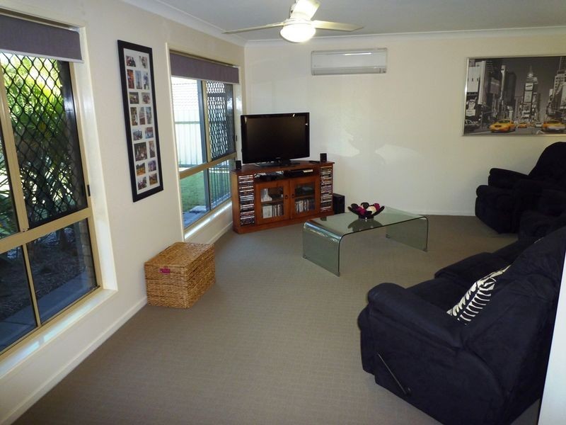 4 Oregon Close, Yamanto QLD 4305