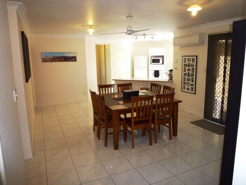 4 Oregon Close, Yamanto QLD 4305