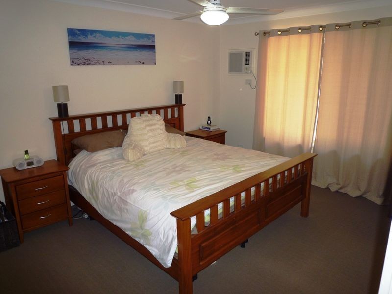 4 Oregon Close, Yamanto QLD 4305