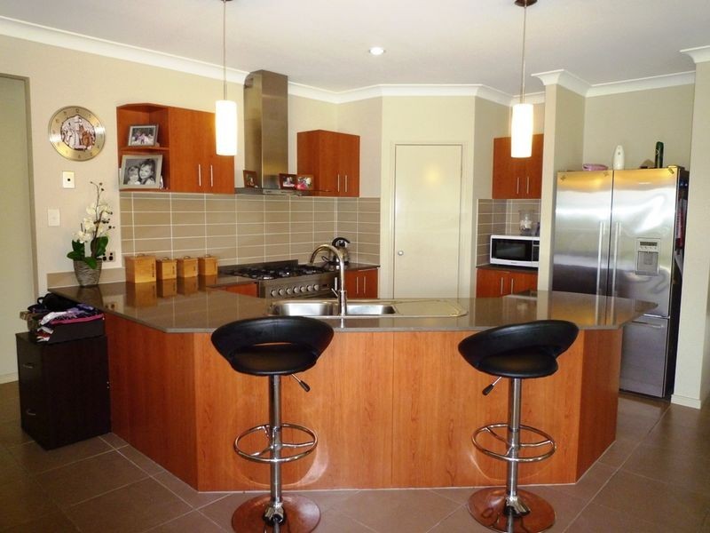 20 Stephenson Crescent, Kensington Grove QLD 4341