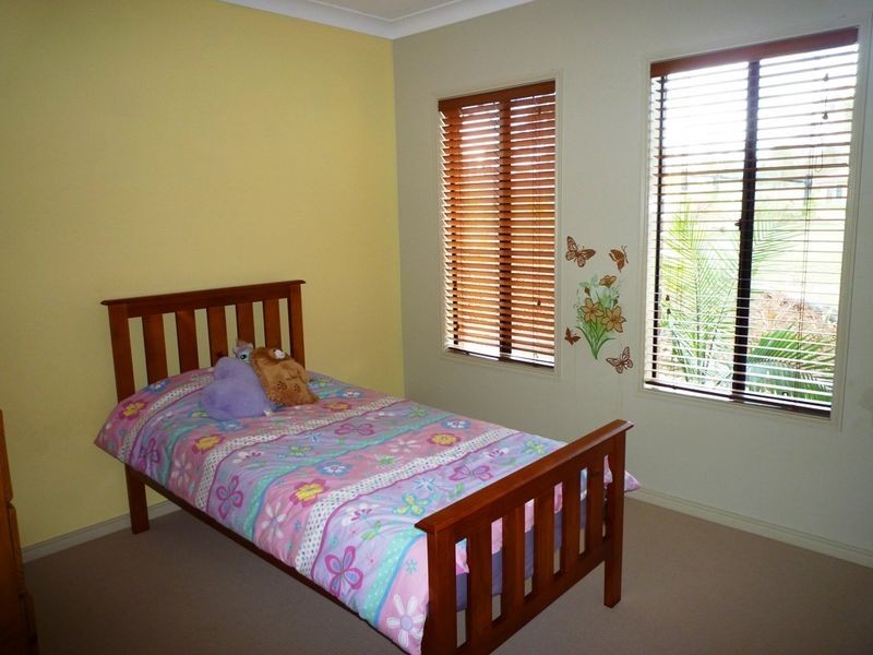 20 Stephenson Crescent, Kensington Grove QLD 4341