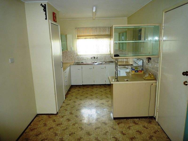 2 Shenton Street, Coalfalls QLD 4305