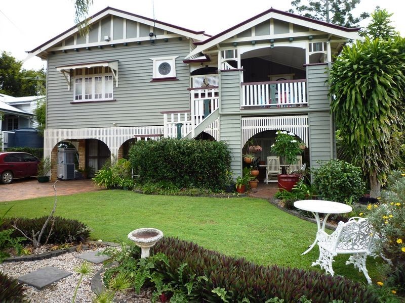 9 Montauban Street, Newtown QLD 4305