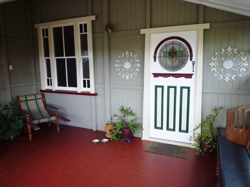 9 Montauban Street, Newtown QLD 4305