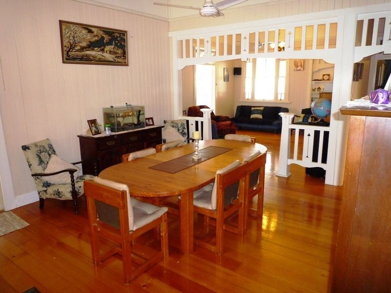 9 Montauban Street, Newtown QLD 4305