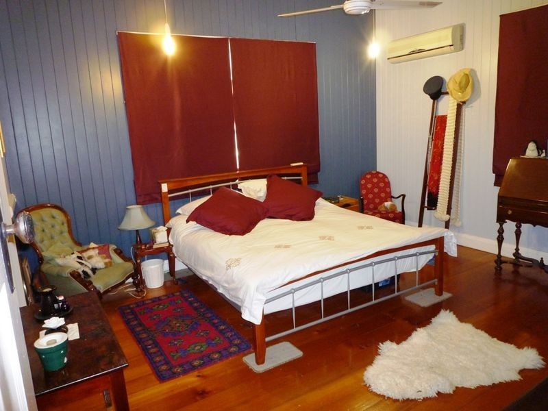 9 Montauban Street, Newtown QLD 4305