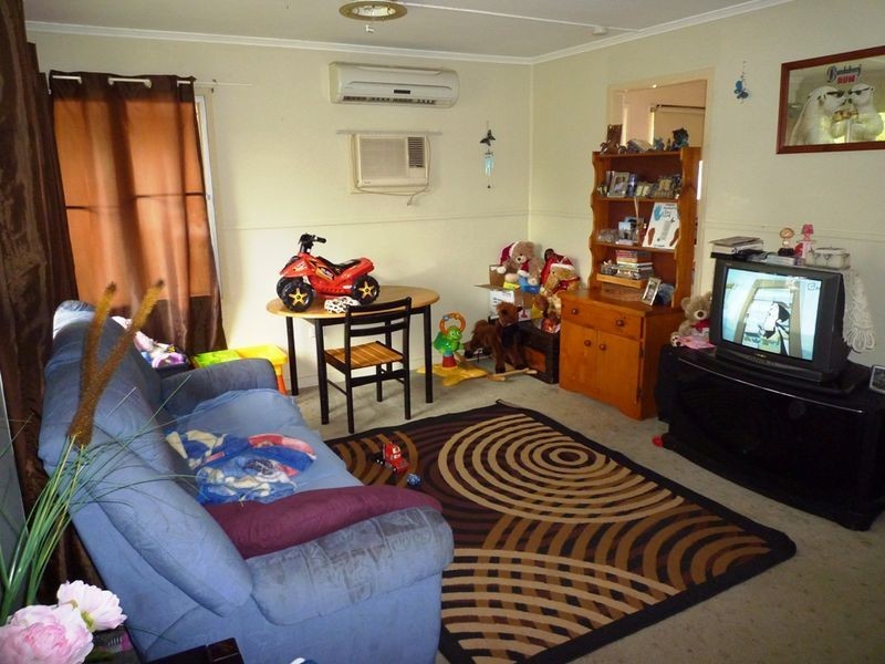 32 Larsen Street, Leichhardt QLD 4305