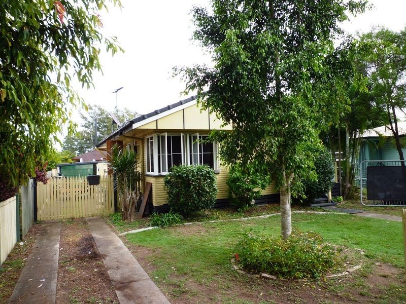 32 Larsen Street, Leichhardt QLD 4305
