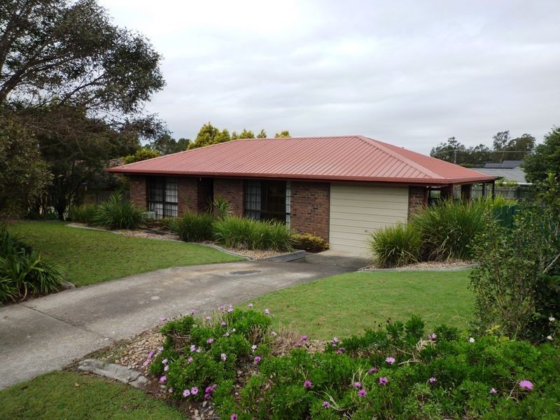 8 Blenheim Crescent, Yamanto QLD 4305