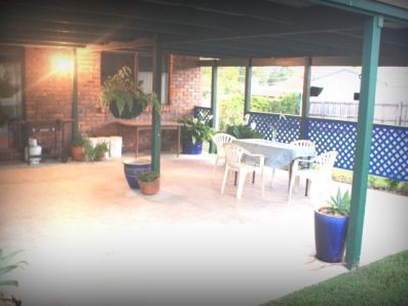 8 Blenheim Crescent, Yamanto QLD 4305