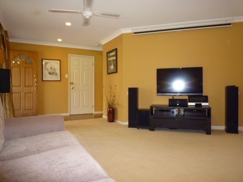 22 Discovery Street, Flinders View QLD 4305