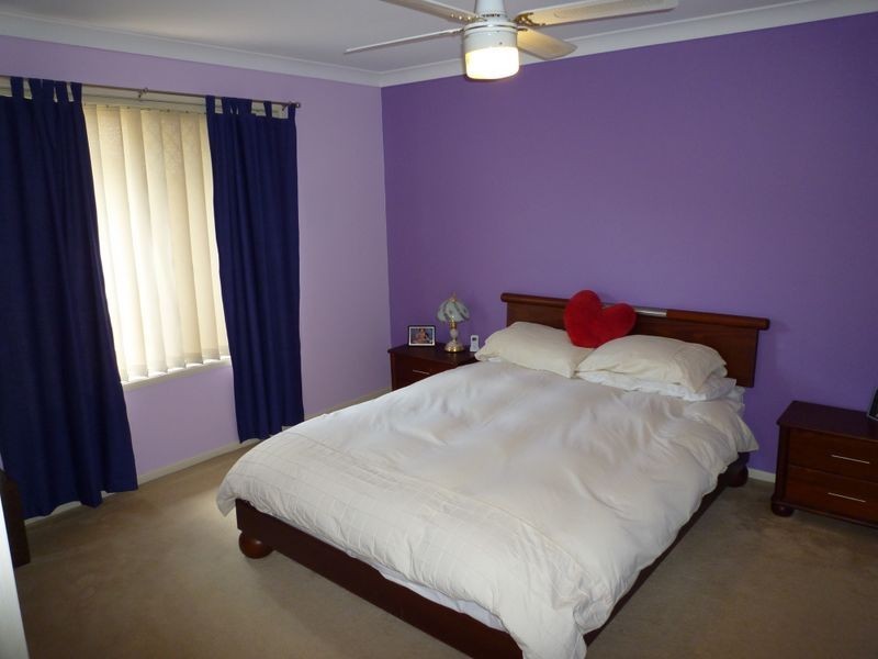 22 Discovery Street, Flinders View QLD 4305