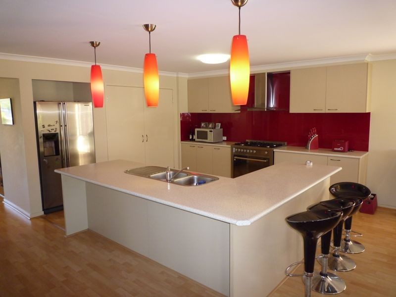 14 Alexandra Close, Flinders View QLD 4305