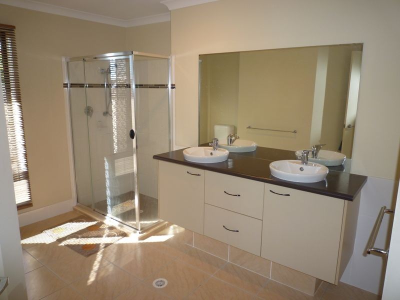 14 Alexandra Close, Flinders View QLD 4305