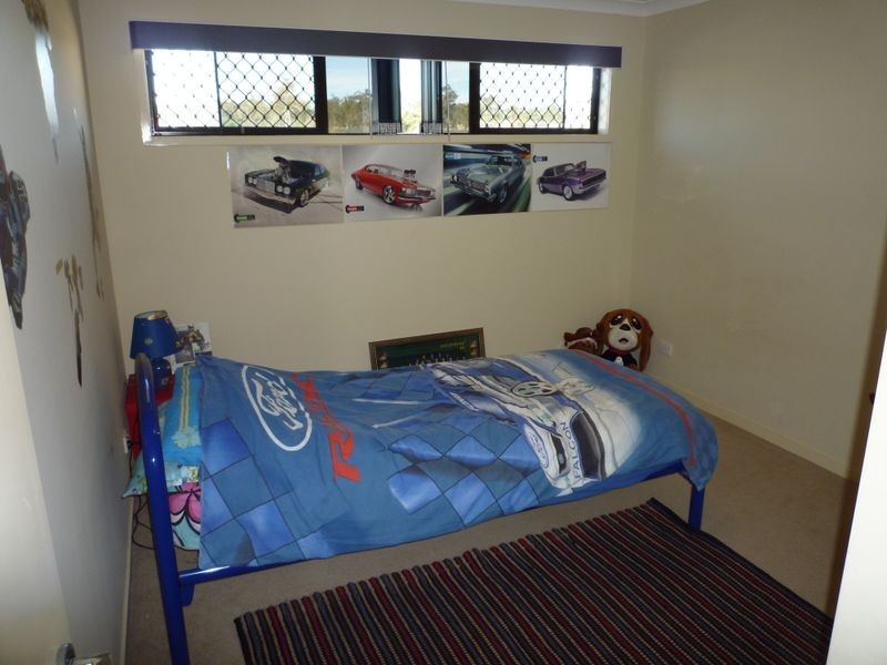 14 Alexandra Close, Flinders View QLD 4305
