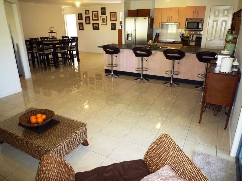 72 Fairway Drive Fairways Estate, Kensington Grove QLD 4341