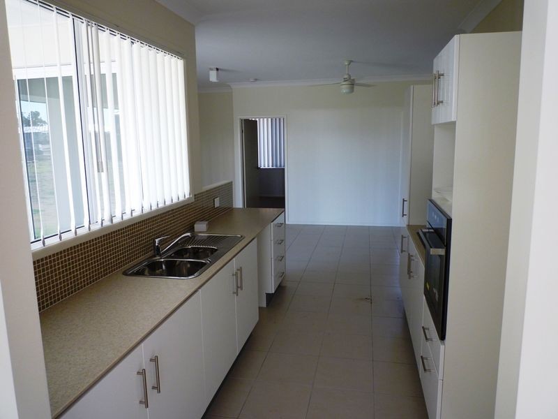 32 Tulip Street, Yamanto QLD 4305