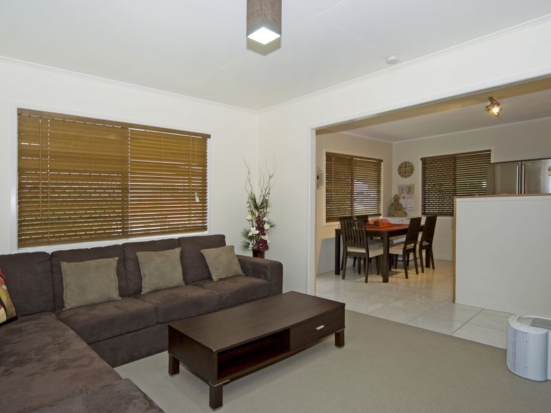 15 Duncan Street, Riverview QLD 4303