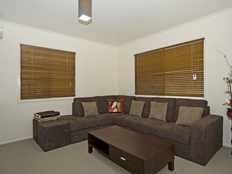 15 Duncan Street, Riverview QLD 4303