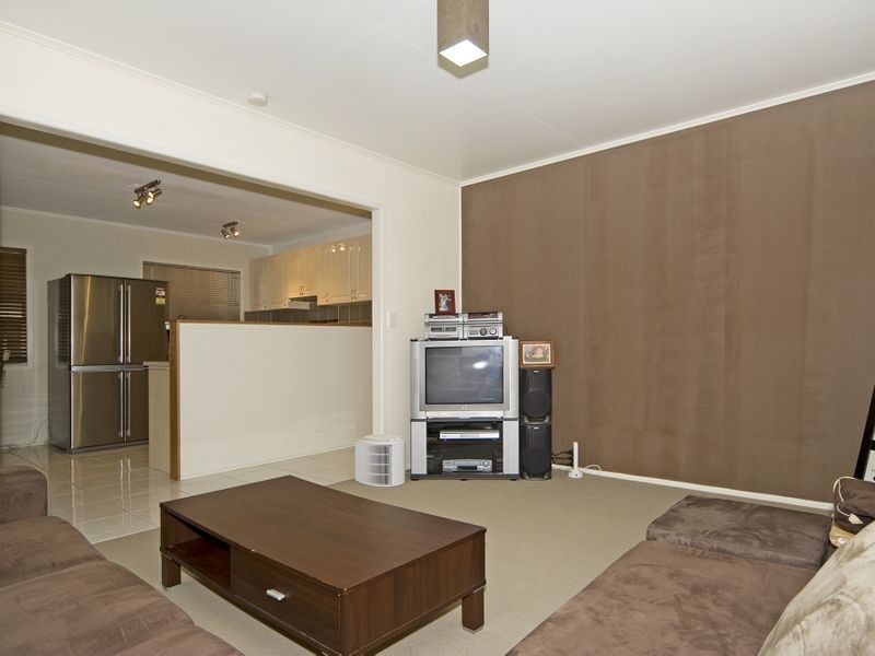 15 Duncan Street, Riverview QLD 4303