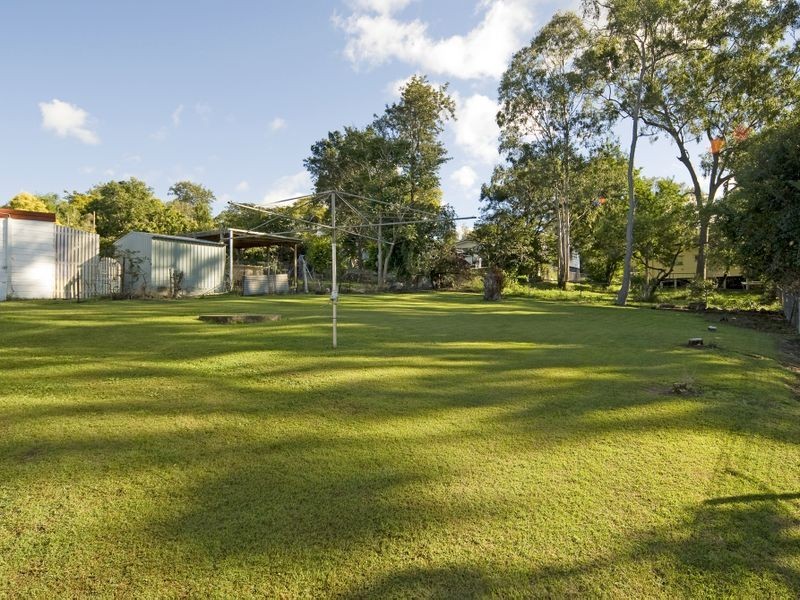 15 Duncan Street, Riverview QLD 4303