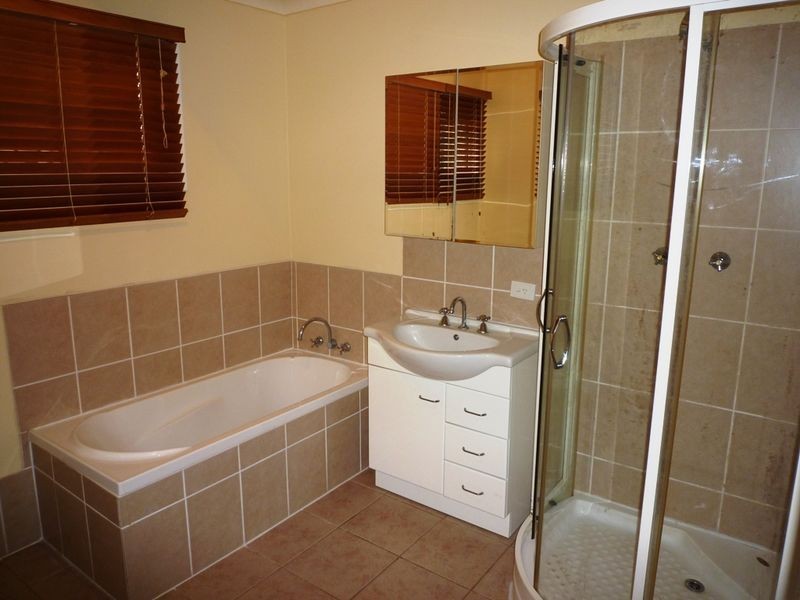 8 Olive Street, Raceview QLD 4305