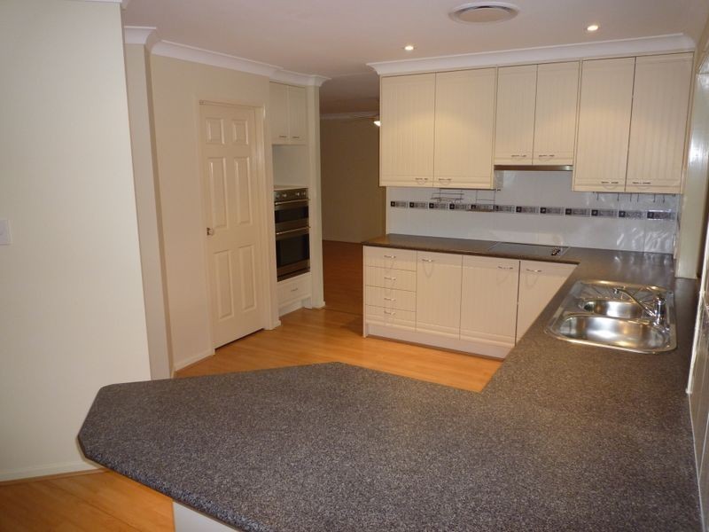 76 Steinhardt Street, Lowood QLD 4311