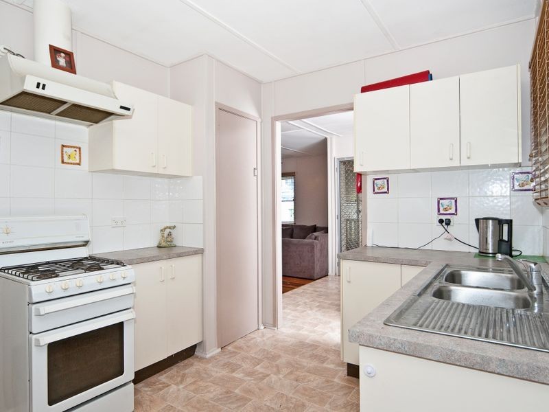 38 Coverack Street, Leichhardt QLD 4305